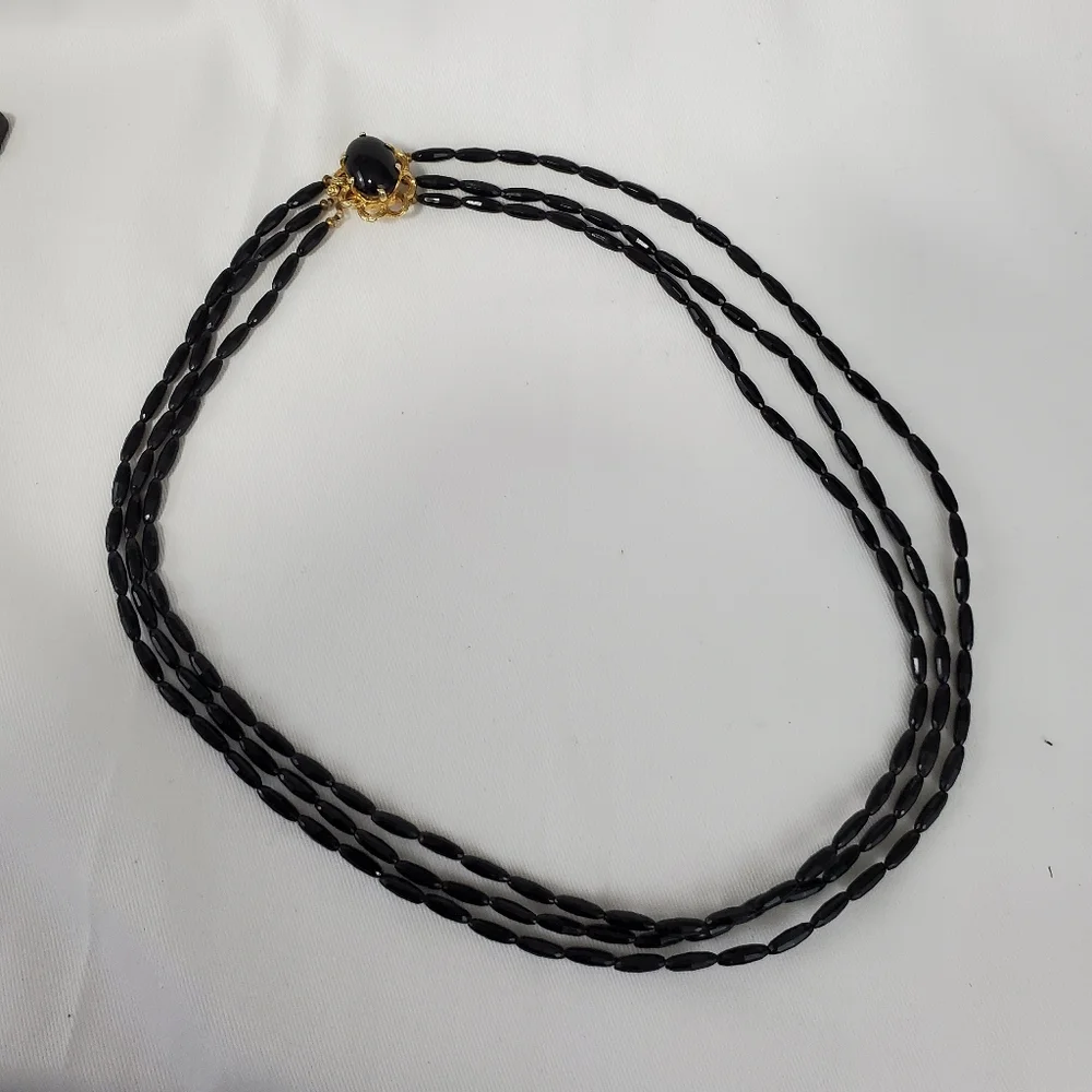 Castlecliff black multi strand Necklace - Picture 4 of 7